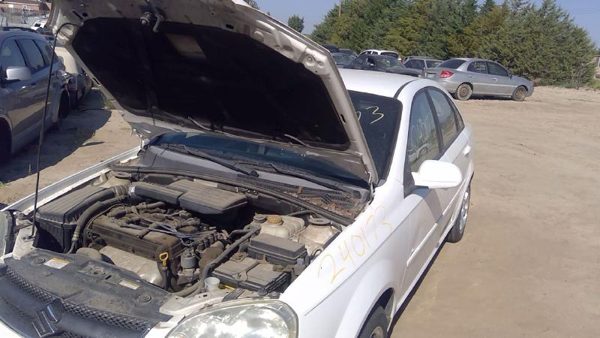 2006 Suzuki Forenza Tail Light Assembly RH — photo 11