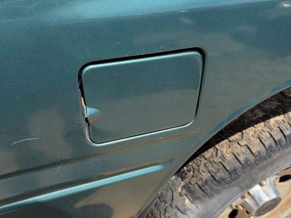 1991-1997 Isuzu Rodeo Fuel Tank Door With Hinge Gas Lid Oem Filler Green 732 — photo 1