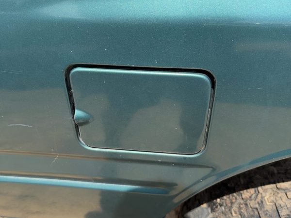 1991-1997 Isuzu Rodeo Fuel Tank Door With Hinge Gas Lid Oem Filler Green 732 — photo 3