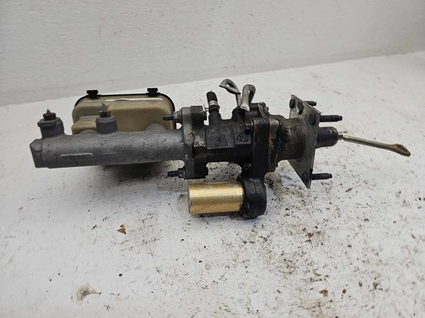 96-02 Chevy Express Van 2500 Power Brake Booster With Master Cylinder Pair Set — photo 13