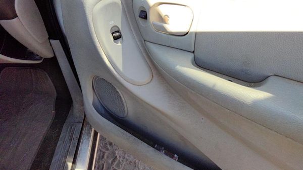 04-07 Dodge Caravan Passenger Right Front Door Trim Panel With Switches Khaki J1 — photo 5