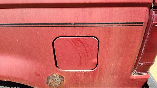 1984-1990 Ford Bronco 2 Fuel Tank Door With Hinge Gas Lid Oem Filler Red — photo 1