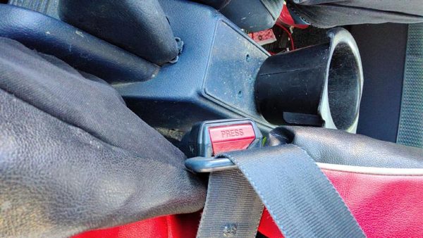 1988-1989 Honda Civic Driver Left Front Seat Belt Buckle Receiver Oem Blue Sedan — photo 4