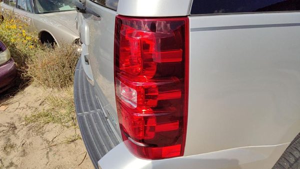 2007-2014 Chevy Tahoe Passenger Right Tail Light Oem Brake Lamp Rear — photo 2