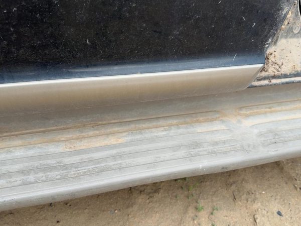 1997-2002 Ford Expedition Passenger Right Rear Lower Moulding From Door Oem — photo 3