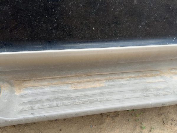 1997-2002 Ford Expedition Passenger Right Rear Lower Moulding From Door Oem — photo 2