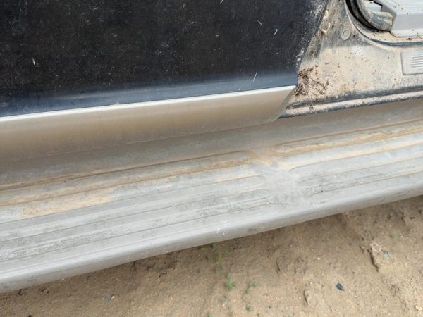 1997-2002 Ford Expedition Passenger Right Rear Lower Moulding From Door Oem — photo 5