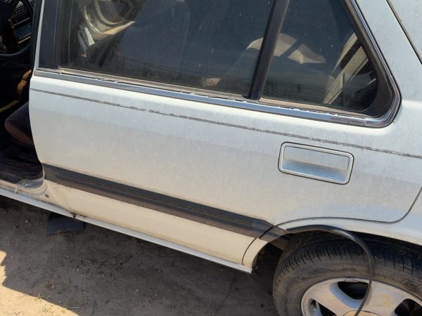1989 Honda Accord Rear Door LH White — photo 1