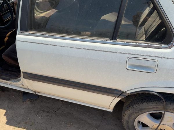 1989 Honda Accord Rear Door LH White — photo 2