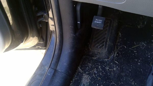 11-12 Kia Sorento Driver Left Lower Kick Trim Panel Oem Black Eb — photo 4