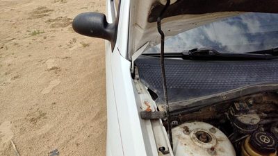 2000 Ford Focus Hood Hinge RH Station Wagon White Yz