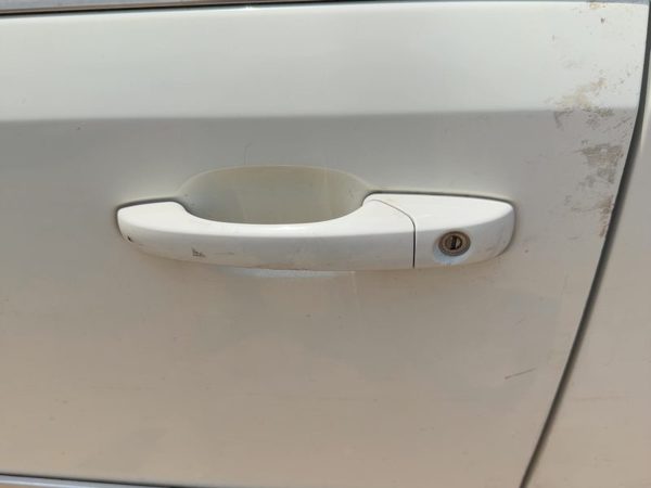 10-16 Town & Country Driver Left Front Outside Door Handle Oem White Pw1 — photo 4