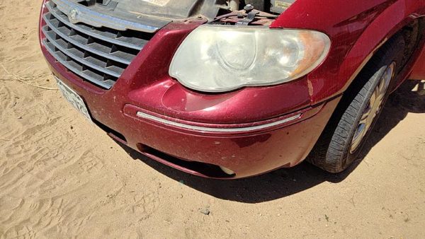 2005-2007 Chrysler Town Country Front Bumper Cover Assembly Oem Red Prh — photo 3