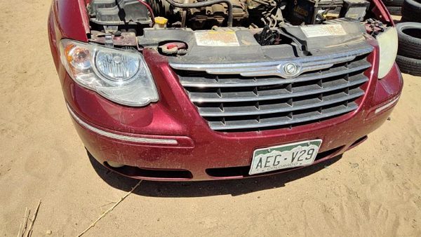 2005-2007 Chrysler Town Country Front Bumper Cover Assembly Oem Red Prh — photo 4