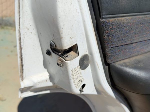 1995-2005 Chevy S10 Blazer Driver Left Rear Door Latch With Rods/Cables Oem Back — photo 4