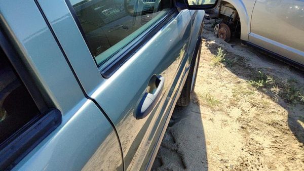 2007 Ford Escape Front Door RH Dv Titanium Green — photo 6