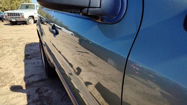 2007 Ford Escape Front Door RH Dv Titanium Green — photo 3