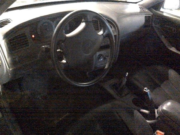 2001 Hyundai Elantra — vehicle photo 6
