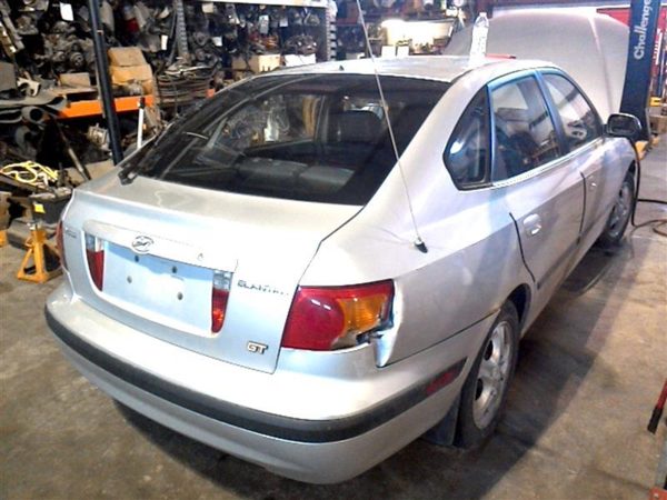 2001 Hyundai Elantra — vehicle photo 4