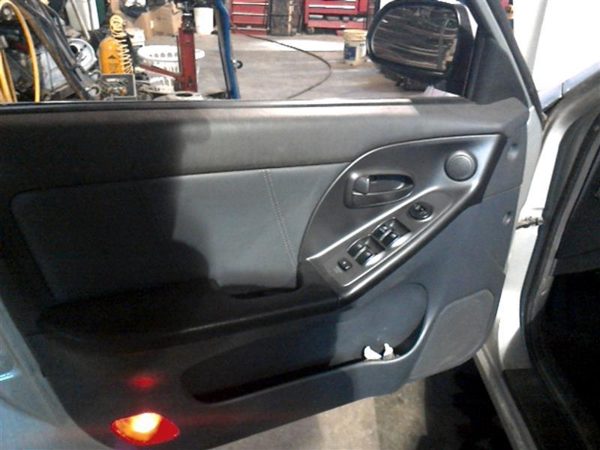 2001 Hyundai Elantra — vehicle photo 7