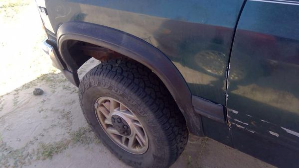 1993 Dodge Dakota Fender LH Green — photo 1