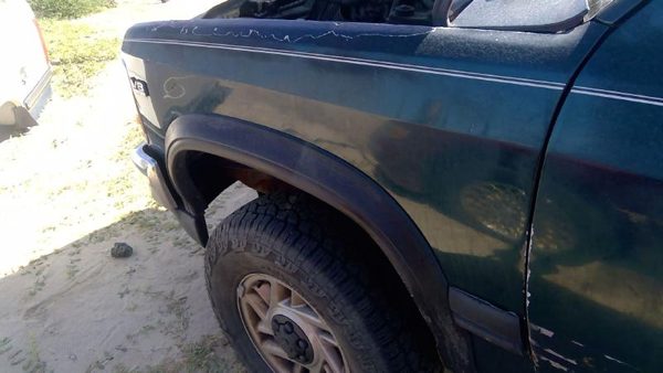 1993 Dodge Dakota Fender LH Green — photo 2