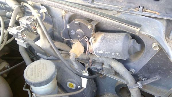 1989-1998 Geo Tracker Windshield Wiper Motor Oem 96068324 — photo 1