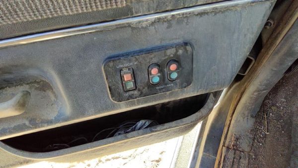 87-91 F250 Pickup Driver Left Front Power Window Master Control Switch Oem — photo 4