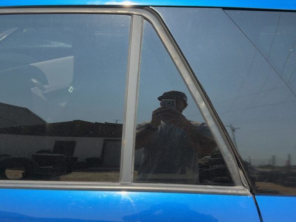 04-07 Vue Redline Driver Left Rear Vent Window Back Door Glass With Frame Oem — photo 2