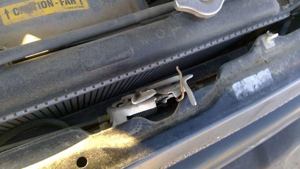 1996 1997 1998 Geo Tracker Hood Latch Assembly With Bracket Oem — photo 3