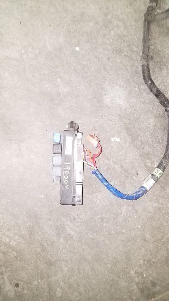 2004 Buick Century Engine Fuse Box Free Shipping + Fits 00-05 255565 — photo 3
