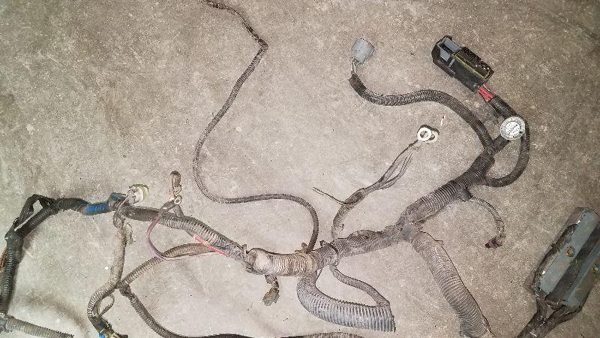 2004 Buick Century Engine Fuse Box Free Shipping + Fits 00-05 255565 — photo 7