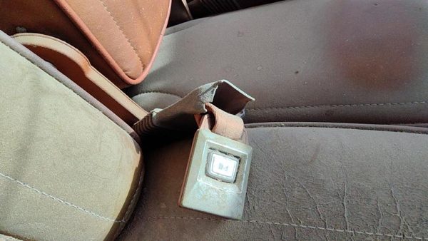 84-91 Jeep Grand Wagoneer Passenger Right Front Seat Belt Buckle Receiver Brown — photo 2