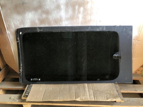 2000 Chevy Venture Rear Door Glass/window RH — photo 3