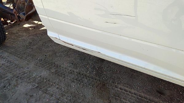 2016 Dodge Ram Front Door RH White PW7 — photo 3