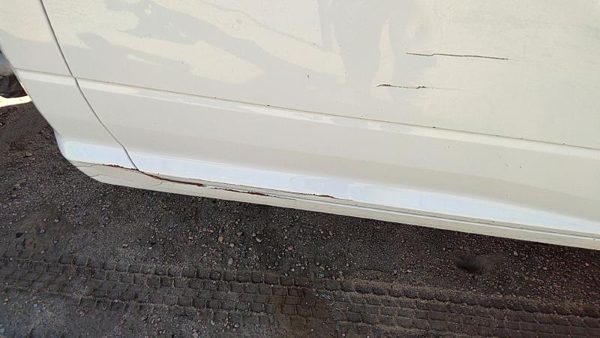 2016 Dodge Ram Front Door RH White PW7 — photo 4