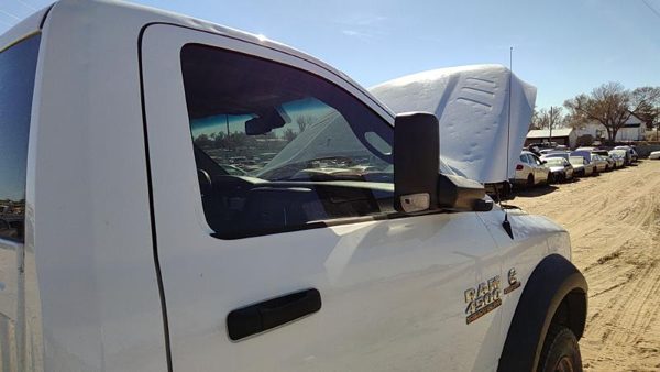 2016 Dodge Ram Front Door RH White PW7 — photo 8