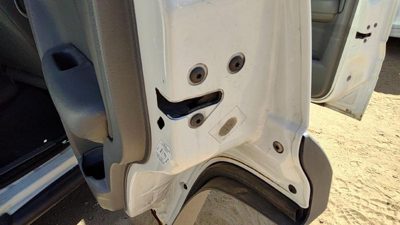2002-2005 Jeep Liberty Passenger Right Rear Door Latch With Rods/Cables Oem Back