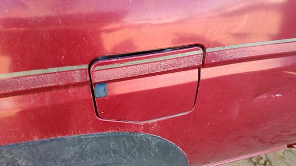 1995-1997 Nissan Hardbody Fuel Tank Door With Hinge Gas Lid Oem Filler Red — photo 2
