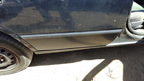 97-99 Camry Passenger Right Rear Moulding From Door Oem Back Trim Strip Blue 8L3 — photo 1