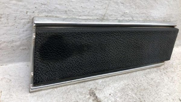 1989 Dodge D100 Passenger Right Fender Rear Molding Oem Trim Strip — photo 2