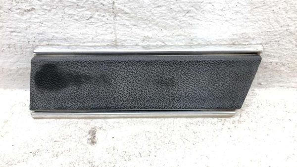 1989 Dodge D100 Passenger Right Fender Rear Molding Oem Trim Strip — photo 1