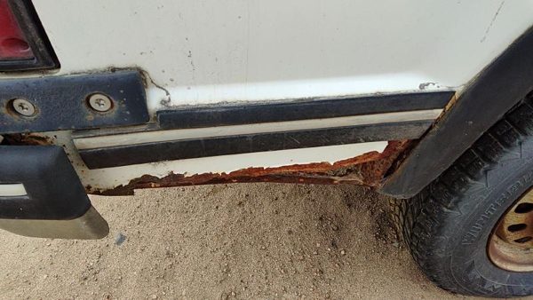 1991-1994 Chevy S10 Blazer Passenger Right Rear Moulding On Quarter Panel Oem — photo 3