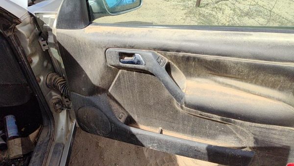 99-02 Cabrio Passenger Right Front Door Trim Panel With Switches Black — photo 5