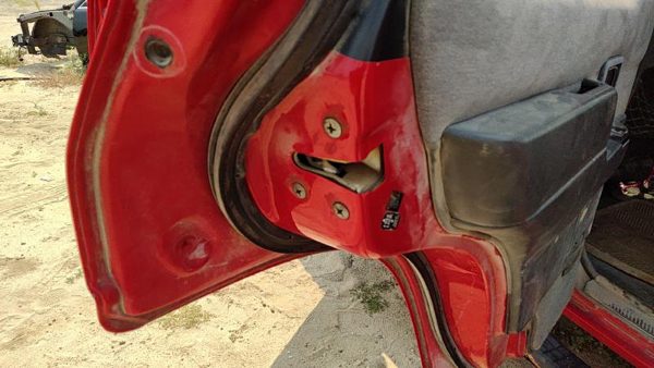 90-95 Nissan Pathfinder Driver Left Rear Door Latch With Rods/Cables Oem Back — photo 2