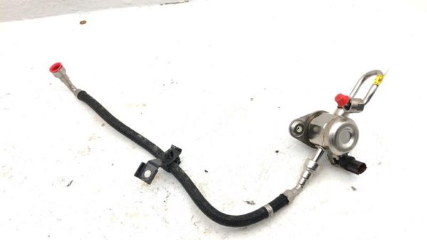 2018-2020 Buick Regal Complete Fuel Pump With Sending Unit Fuel Lines 2.0l Oem — photo 1