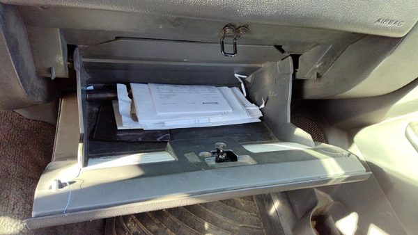 04-09 Gmc Canyon Glove Box Assembly Complete Door With Latch Oem Dark Pewter 19J — photo 4
