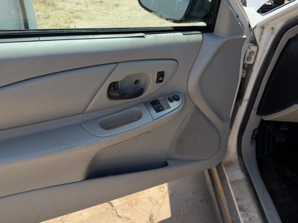 06-07 Monte Carlo Driver Left Front Door Trim Panel With Master Switch Gray 832 — photo 8