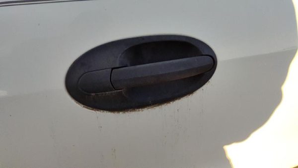 2007 Ford Freestar Outside Door Handle LH — photo 2