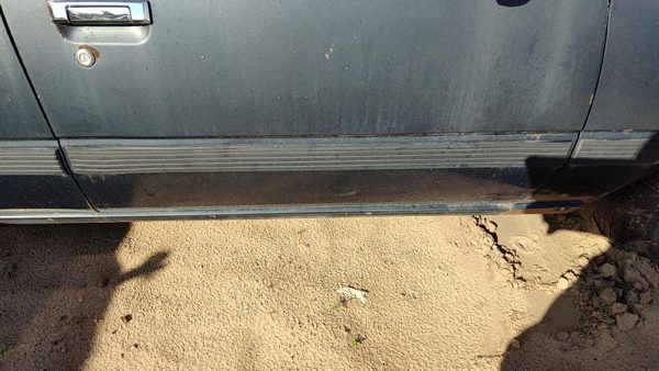1984-1986 Toyota Camry Passenger Right Front Moulding From Door Oem Trim Strip — photo 3